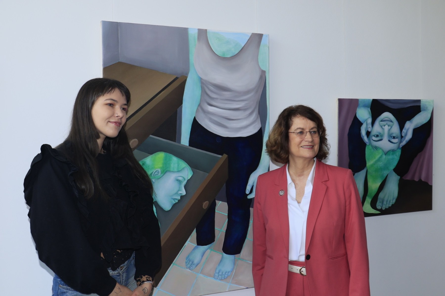 Widok prac na wystawie